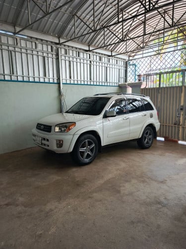ឡានលក់ RAV4 L P2 លក់ប្រញាប់ $8,800 ចរចា