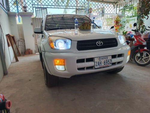 ឡានលក់ RAV4 L P2 លក់ប្រញាប់ $8,800 ចរចា
