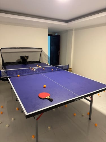 តុវាយប៉េងប៉ុង Table Tennis ជាមួយម៉ាស៊ីនបាញ់គ្រាប់ Table Tennis Machine (ថ្មី99%)
