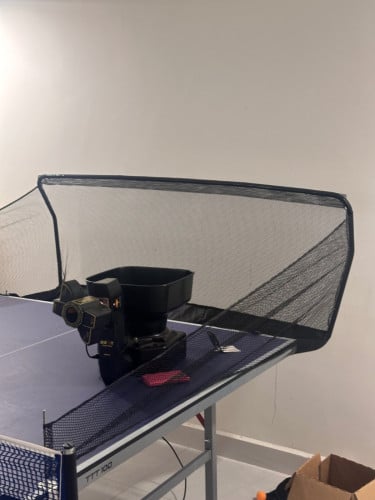 តុវាយប៉េងប៉ុង Table Tennis ជាមួយម៉ាស៊ីនបាញ់គ្រាប់ Table Tennis Machine (ថ្មី99%)