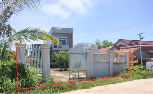 🏠ផ្ទះលក់បន្ទាន់ តម្លៃលក់ $120,000 (Negotiable) ☑️ទំហំដីសរុប I Land Size: 12.0m x 46.60m = 559.0m²