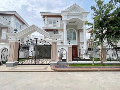 🏠វីឡាព្រីនសម្រាប់លក់នៅក្នុង បុរីប៉េងហួតដឹស្តាមេរ៉ាហ្គាដិន ផ្លូវ៥០m