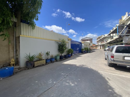 ๐ฆWarehouse Available for Urgent Sale at a Special Price (Negotiable).