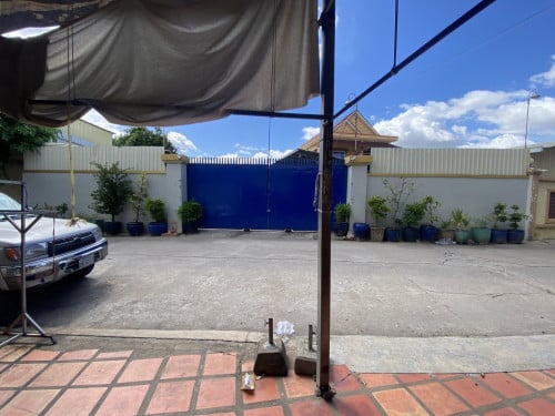 ๐ฆWarehouse Available for Urgent Sale at a Special Price (Negotiable).