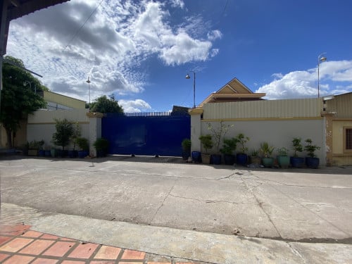 ๐ฆWarehouse Available for Urgent Sale at a Special Price (Negotiable).