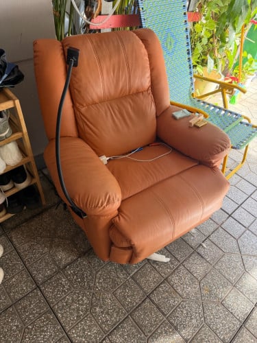 💺 លក់កៅអីម៉ាស្សាអគ្គិសនី ស្ថានភាពល្អ ប្រើការបានធម្មតា តម្លៃសមរម្យ
