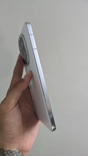 ๐ฒ๐ฒ๐ฒ : IQoo 13 5GRam:16G Rom: 512G Color : white 99%