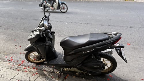 ម៉ូតូផ្ទាល់ខ្លួន vario2022លក់ប្រញាប់លុយ