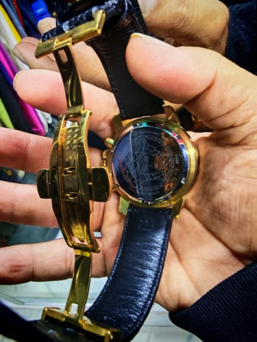 នាឡិកាម៉ាកVERSACE