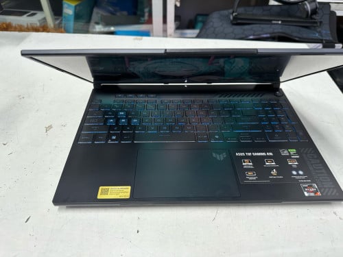 ស្អាតខ្ចី VGA 4050