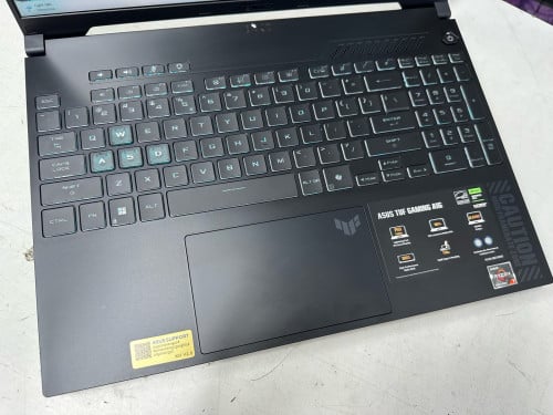 ស្អាតខ្ចី VGA 4050