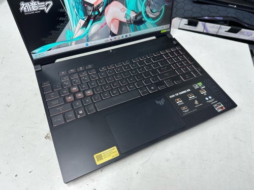 ស្អាតខ្ចី VGA 4050