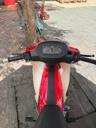 1350$