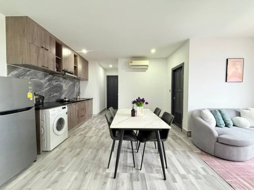 2 Bedroom For Rent At Toul Tompong