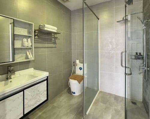 2 Bedroom For Rent At Toul Tompong