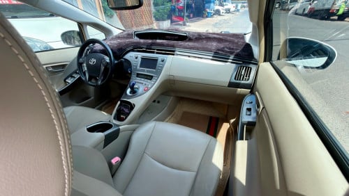 2012 Prius option4