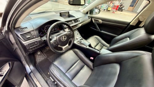 2014 CT200h full premium