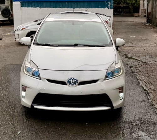 2014 Prius option 4
