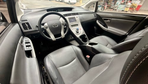 2014 Prius option 4