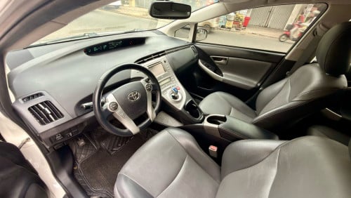 2014 Prius option 4