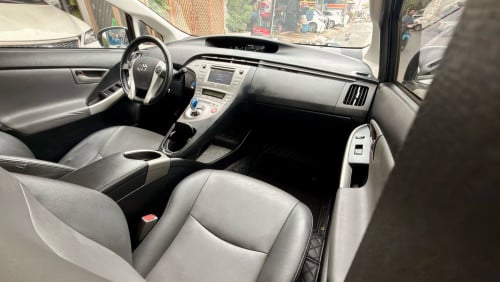 2014 Prius option 4