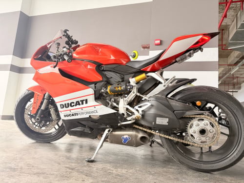 Ducadi 899