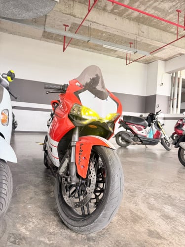 Ducadi 899