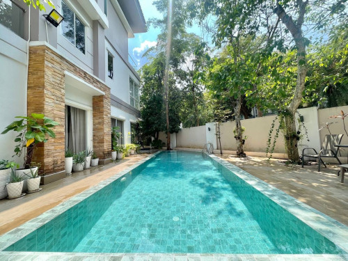 5 Bedrooms Villa For Rent At Peng Hout Beoung Snor