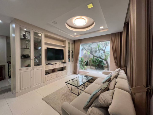5 Bedrooms Villa For Rent At Peng Hout Beoung Snor