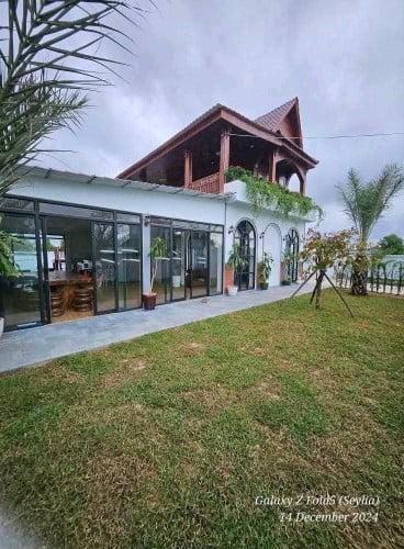 A private villa with pool for rent in Kampot