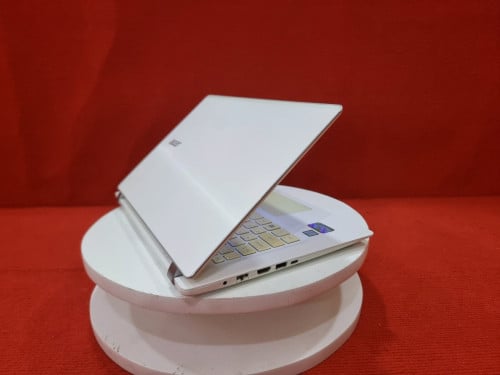 Acer i5-6th Gen Slim ( 8GB - 256GB ) Battery Good ๐