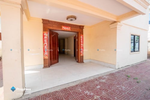 Affordable villa in Phnom Penh
