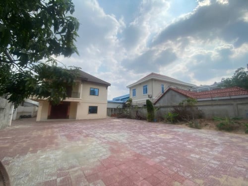 Affordable villa in Phnom Penh