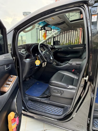 Alphard 2017