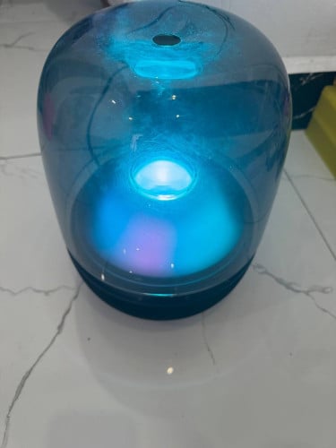 Aura studio 5 Bluetooth speaker