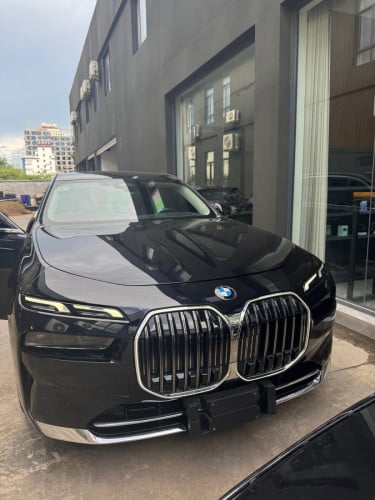 BMW ស្វែងរកម្ចាស់