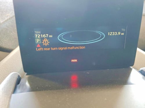 BMW 2015 Full Option (សាំង+EV) 7ម៉ឺនម៉ាយ