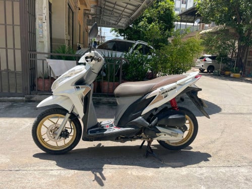 Click015 កាគ្រី