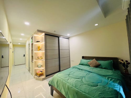 Condo for rent UK 548
