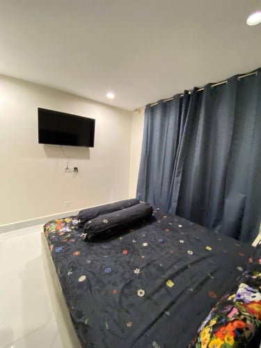 Condo for rent UK 548