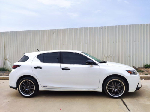CT 200h 2012 For Rent /出租