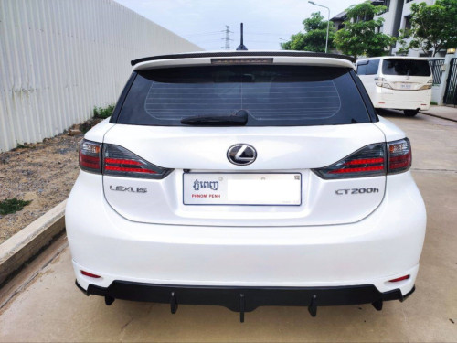 CT 200h 2012 For Rent /出租