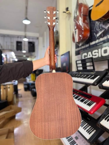 Guitar EARTH 70 NT