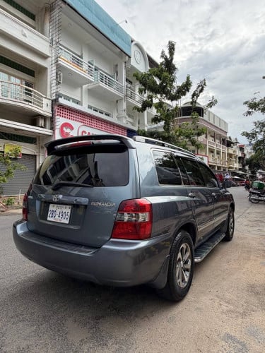 Highlander04v4ប៉ុង1កៅអីបីជួរ ថ្មីមិនដែលជួប
