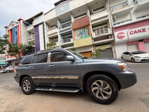 Highlander04v4ប៉ុង1កៅអីបីជួរ ថ្មីមិនដែលជួប