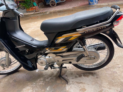 Honda Dream 025ឡើង026នៅស្អាតមានកាតគ្រីត្រឹមត្រូវលក់1650$