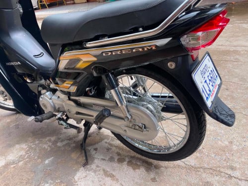 Honda Dream 025ឡើង026នៅស្អាតមានកាតគ្រីត្រឹមត្រូវលក់1650$