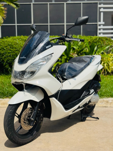 HONDA PCX 015 ជប៉ុនសុទ្ធ100%កម្លាំង 125cc ម៉ាសុីនតាន់ហាប់នែនស្ងាត់ជិះស្រួលស្ទុះមិនលាន់មានពន្ធកាត
