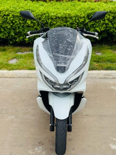 HONDA PCX 018 សោស្មាតឃីកម្លាំង150cc ម៉ាសុីនតាន់ហាប់នែនស្ងាត់ជិះស្រួលស្ទុះមិនលាន់មិនហុយមានពន្ធកាតគ្រឺ