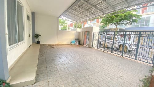 House for rent in Orkide 6A